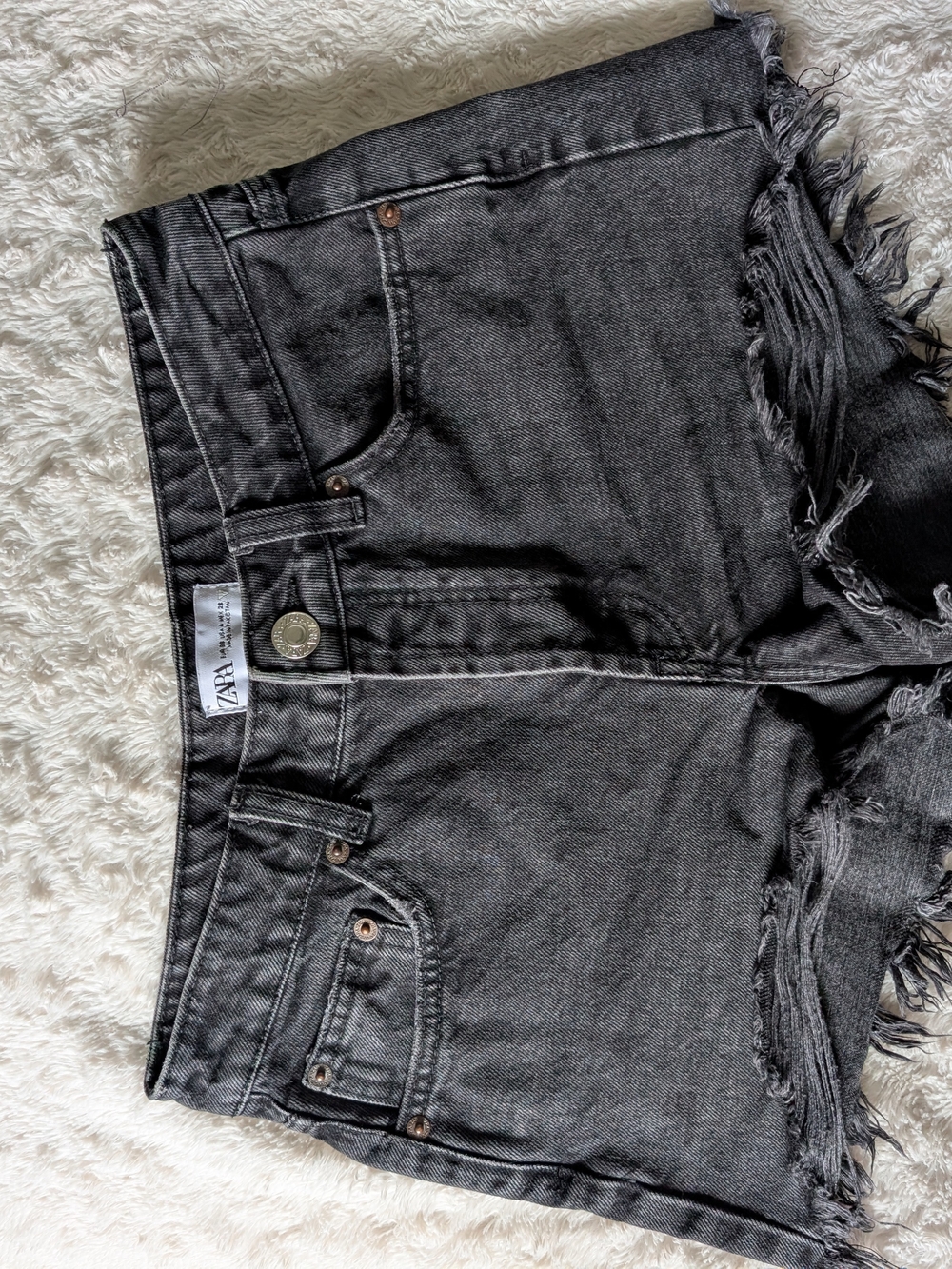 Zara High-Waisted Ripped Shorts - Picture 2 of 4